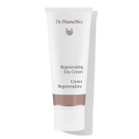 Dr. Hauschka Regenerating Day Cream Refines and leaves skin feeling smooth Dr. Hauschka Regenerating Day Cream